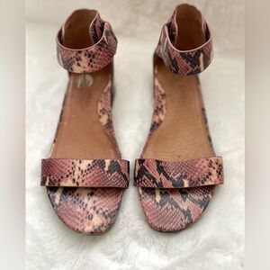 Gentle Souls Gianna Snake Skin Wedge Sandals Size 9 Ankle Strap